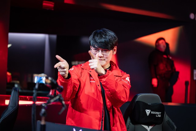Shine helps T1 to MSI, a superstar receives "privilege" of Riot- Photo 3.