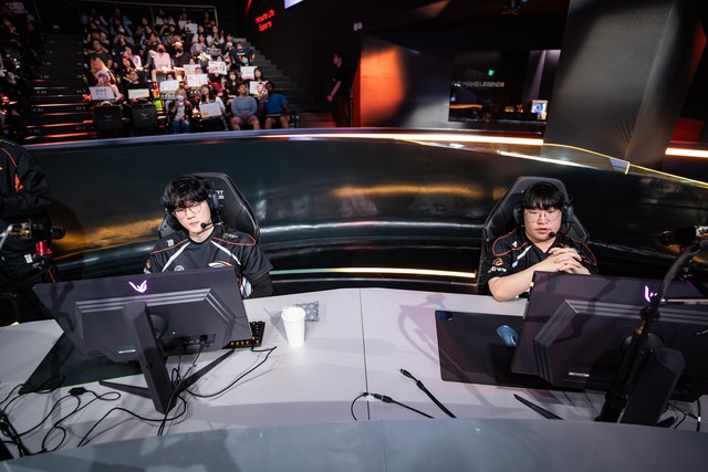 HLE is quite fluttering and recently loses DK