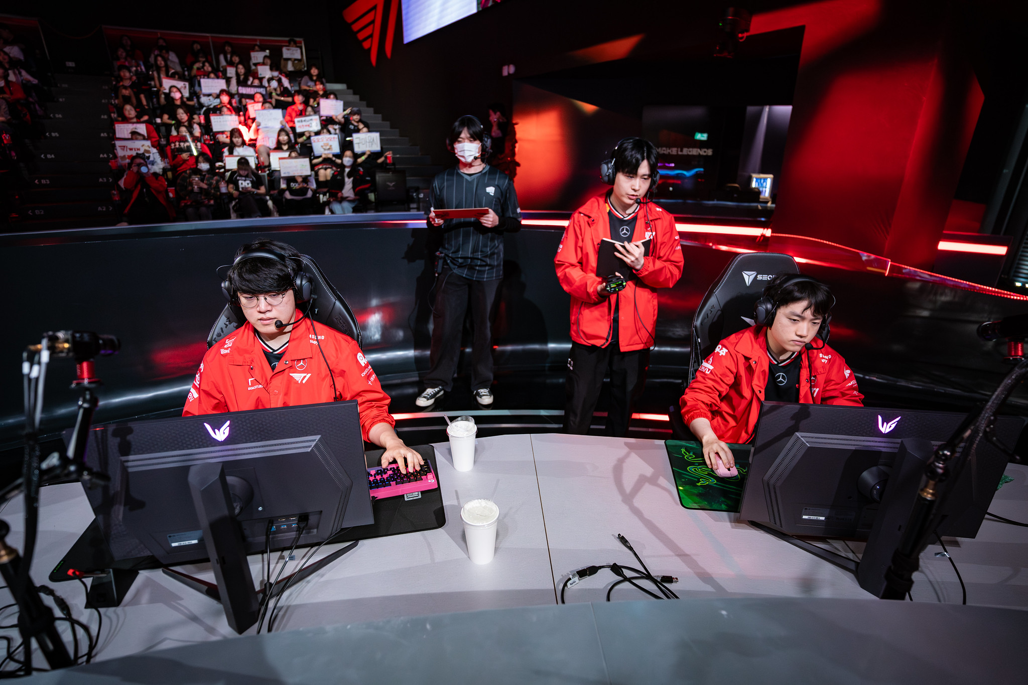 If not for the BOT pair is too excellent, no one knows the game 2 matches T1 - where to go
