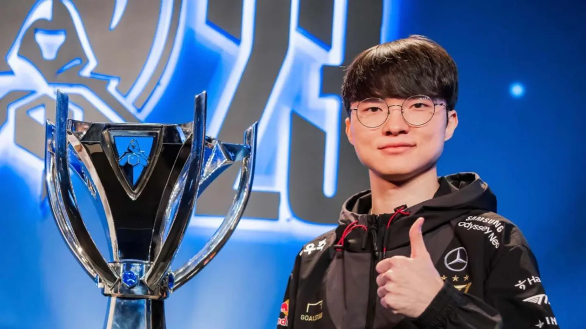 There is no complete love and teaching of parents but Faker is still mature and the example of every player about lifestyle and politeness