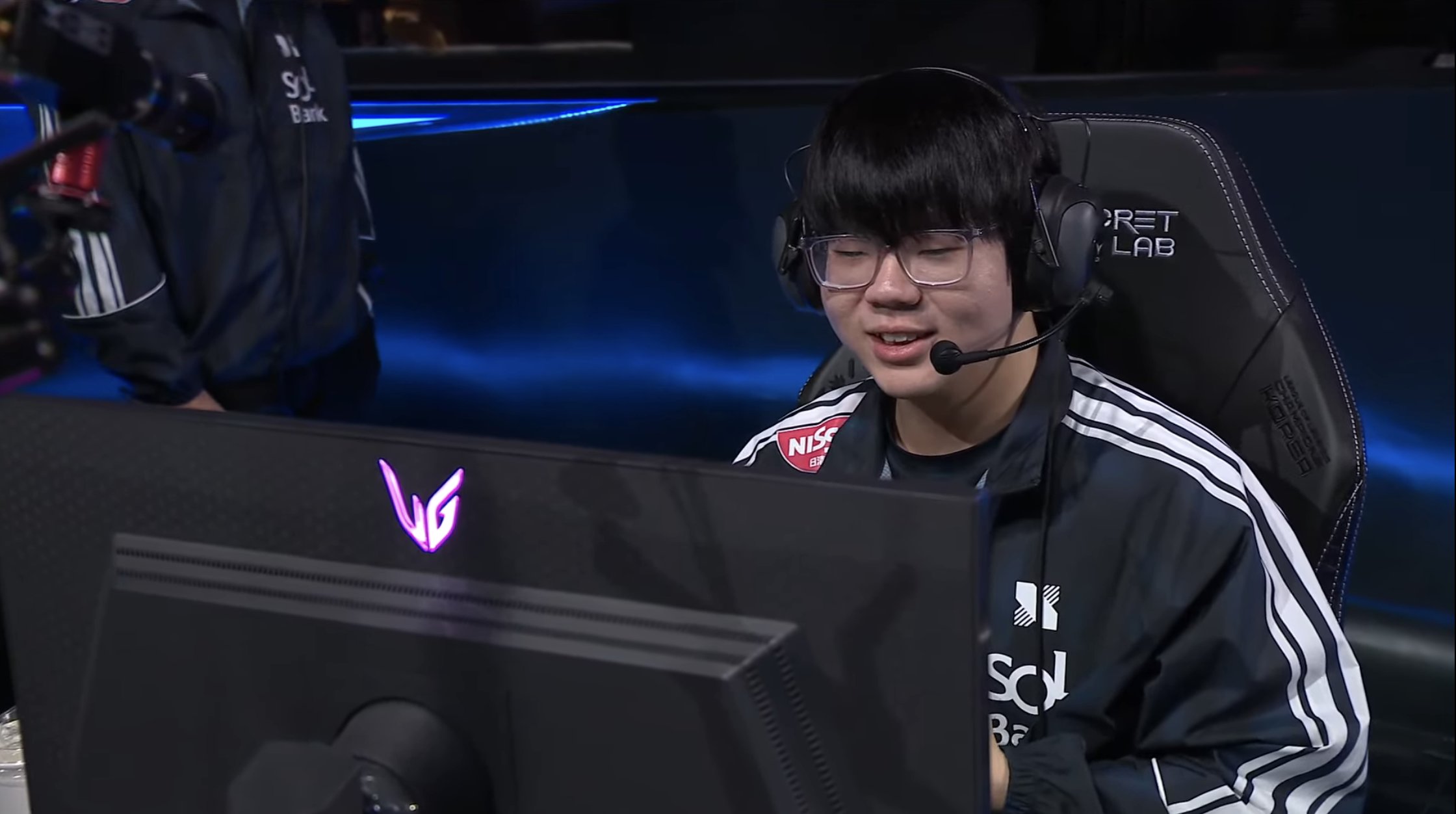 Lazyfeel shows good harmony with teammates