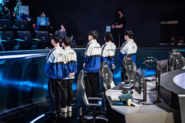 Predict the match T1 - DNF: The opportunity for Faker and his teammates "recover"- Photo 3.