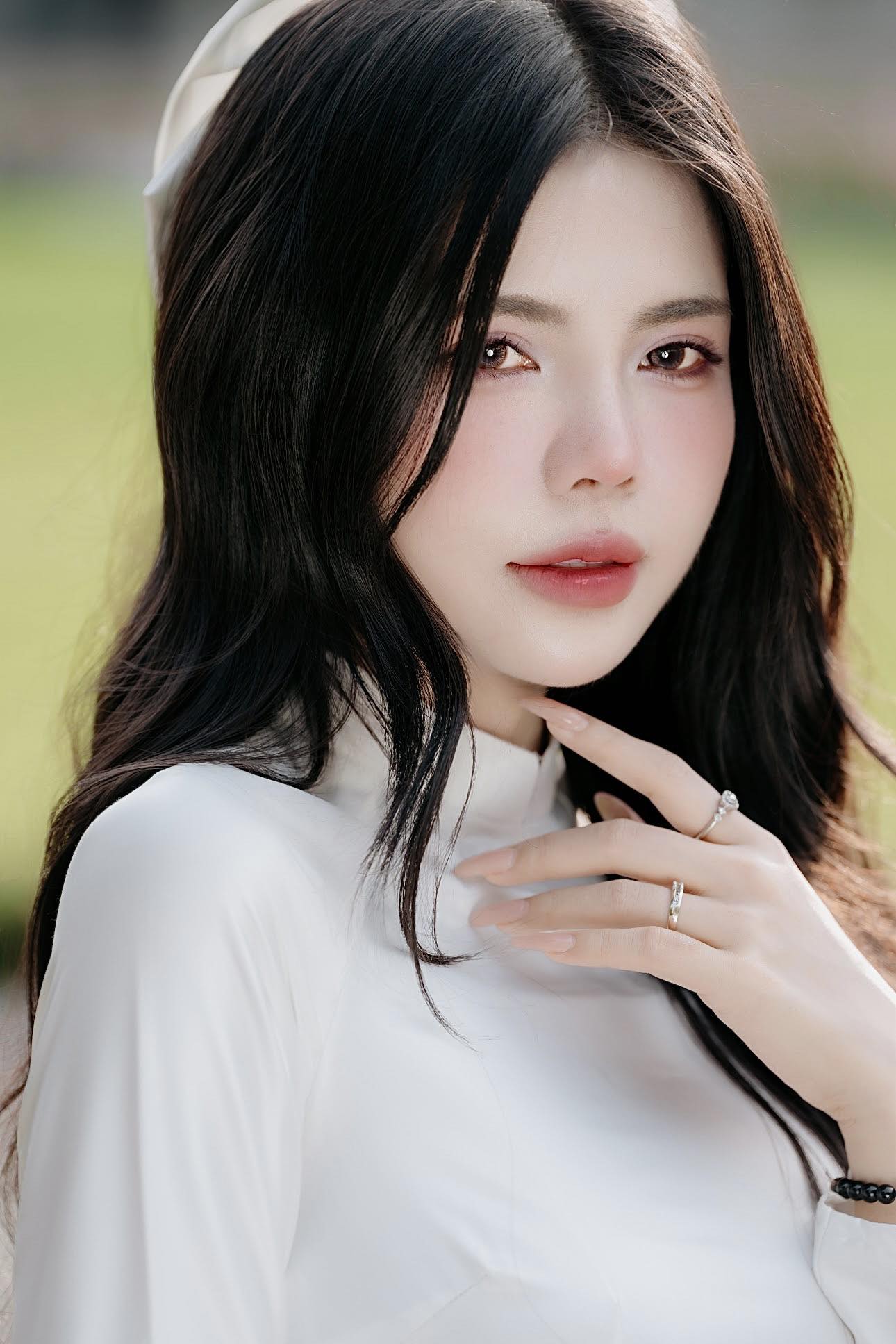 Mai Dora released a series of photos of ao dai to celebrate on April 30, making people love "unmatched"- Photo 3.