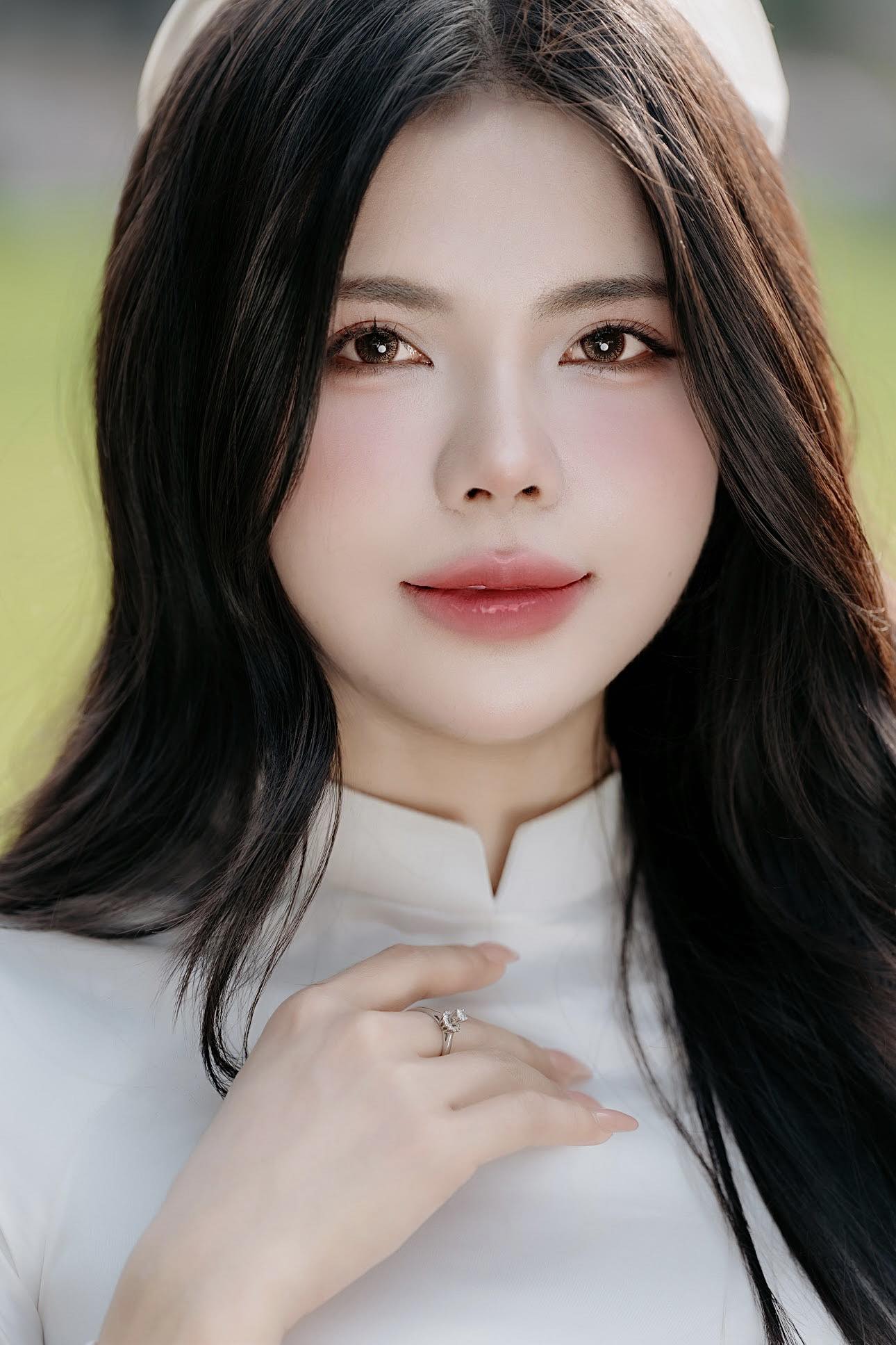 Mai Dora released a series of photos of ao dai to celebrate on April 30, making people love "unmatched"- Photo 4.