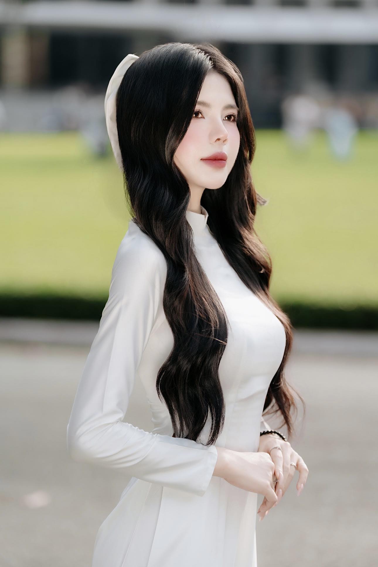 Mai Dora released a series of photos of ao dai to celebrate on April 30, making people love "unmatched"- Photo 5.