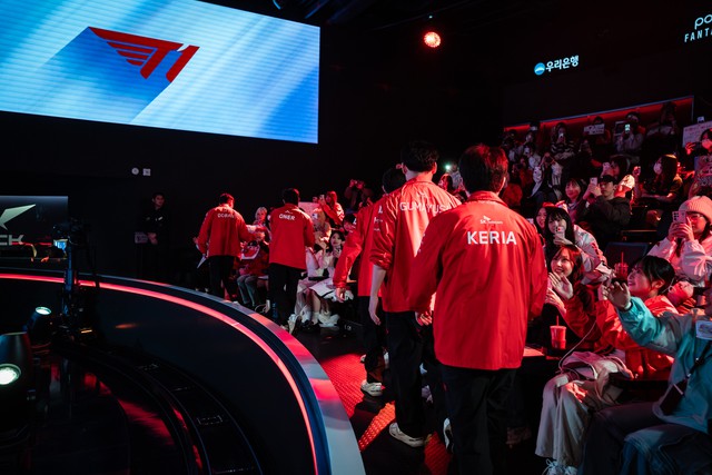 T1 continues to make "milestone" New but not entirely because of Faker- Photo 4.