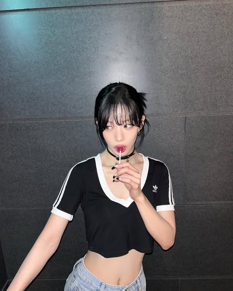 Young female idol but also had a certain fan base