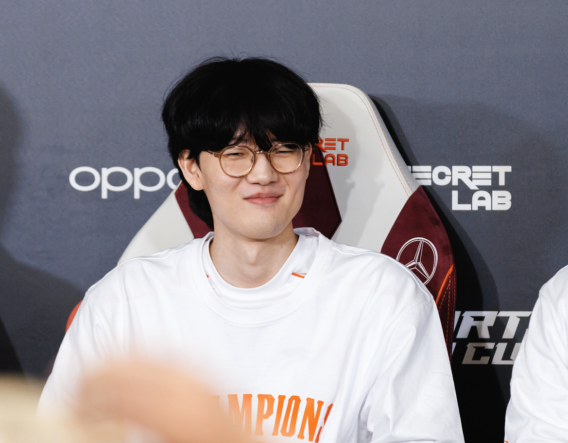 Viper said a crucial sentence after lifting the First Stand 2025 Cup that made LPL fans 