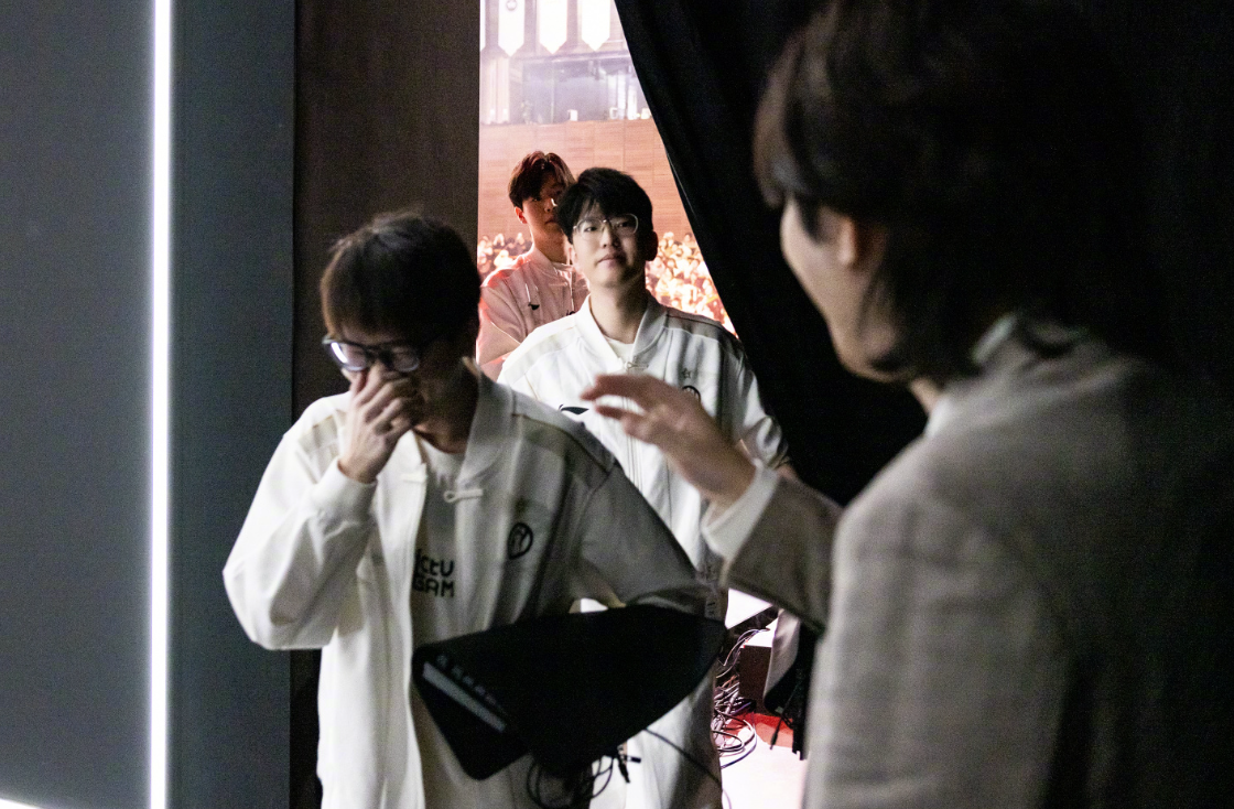 "Super War" IG explodes the drama extremely stretched after the carpet defeat- Photo 4.