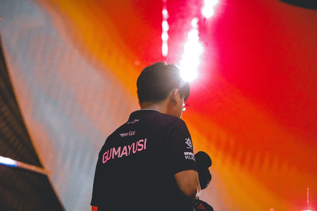 T1 became the focus of criticism after the surprise replacement with Gumayusi- Photo 5.