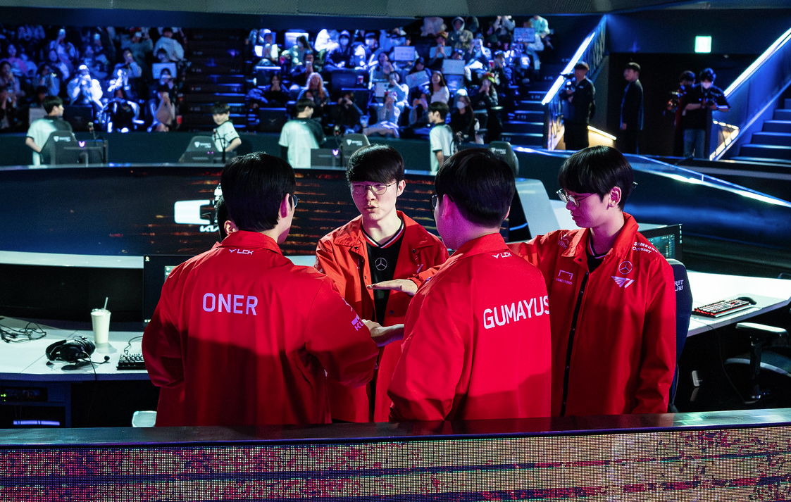 LPL fans celebrate 