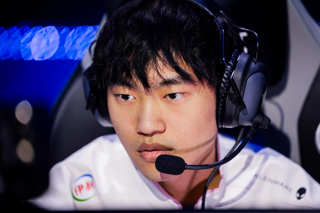 BLG released a documentary revealing a deep cause for defeat before T1 at Worlds 2024- Photo 3.