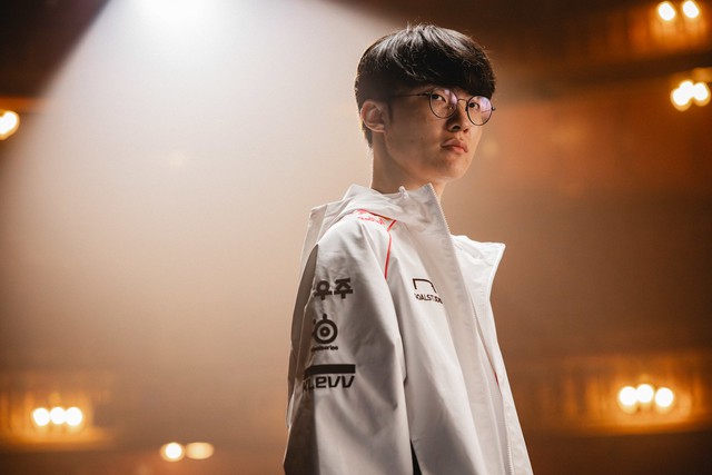 The audience discovered "rumored girlfriend Faker" Always accompany T1, there are no fan frames- photo 5.