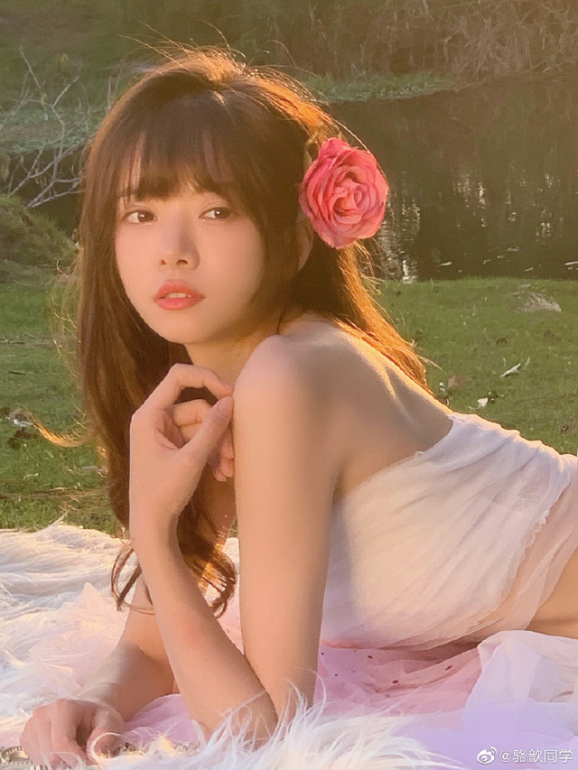 Female streamer was attacked online crying because of her appearance similar to the most scandalous MC LPL- Photo 5.