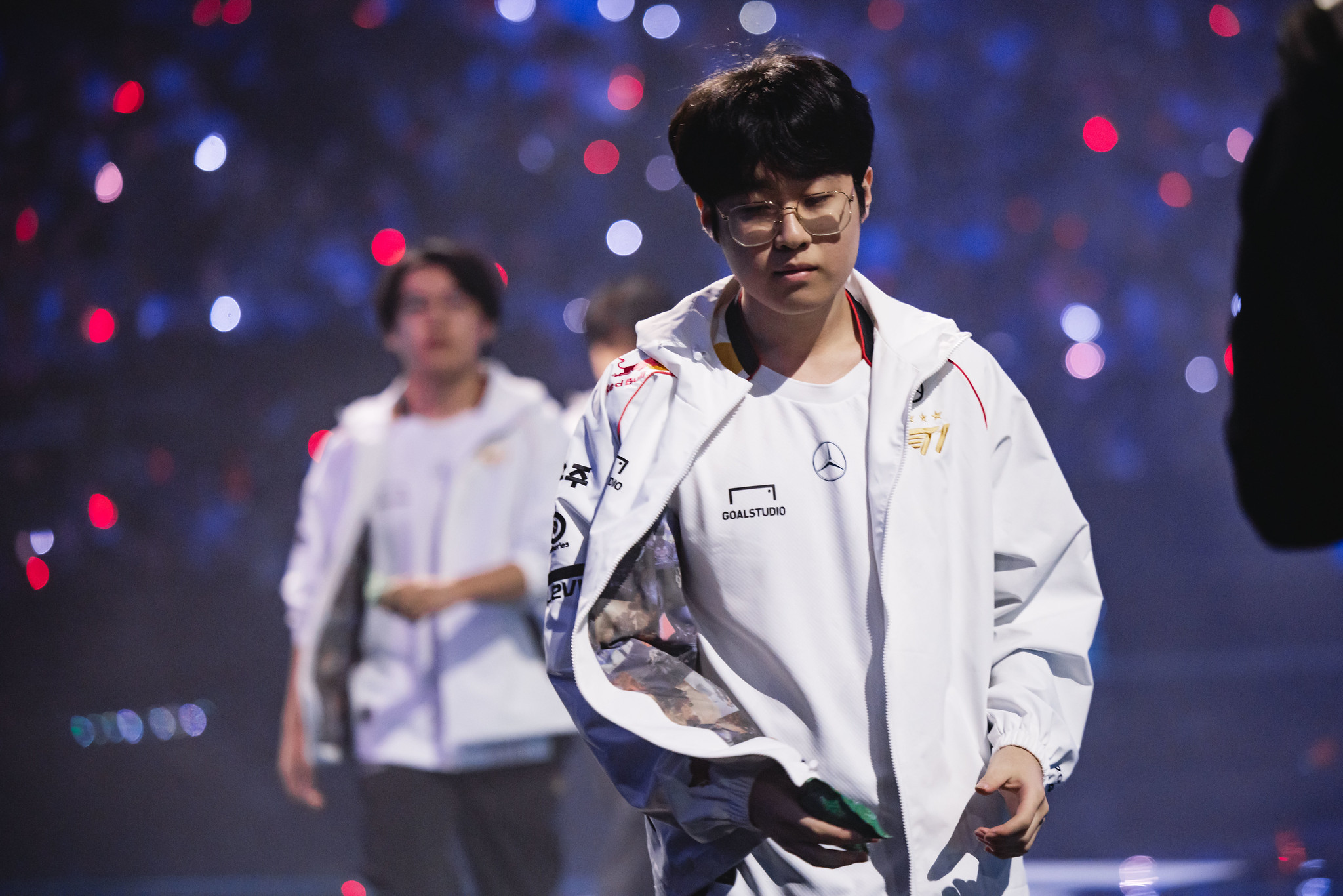 Korean media said the T1 side was represented by Zeus 
