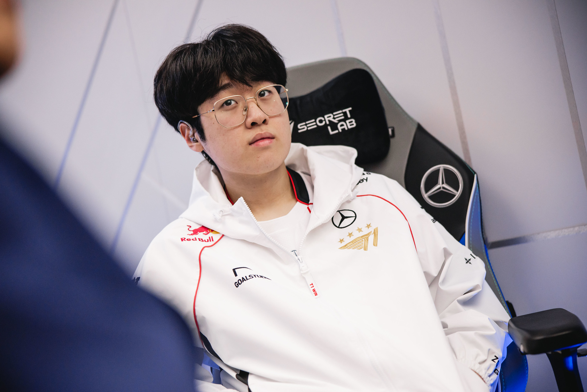 According to information, when T1 came to see Zeus directly on November 19, everything ended