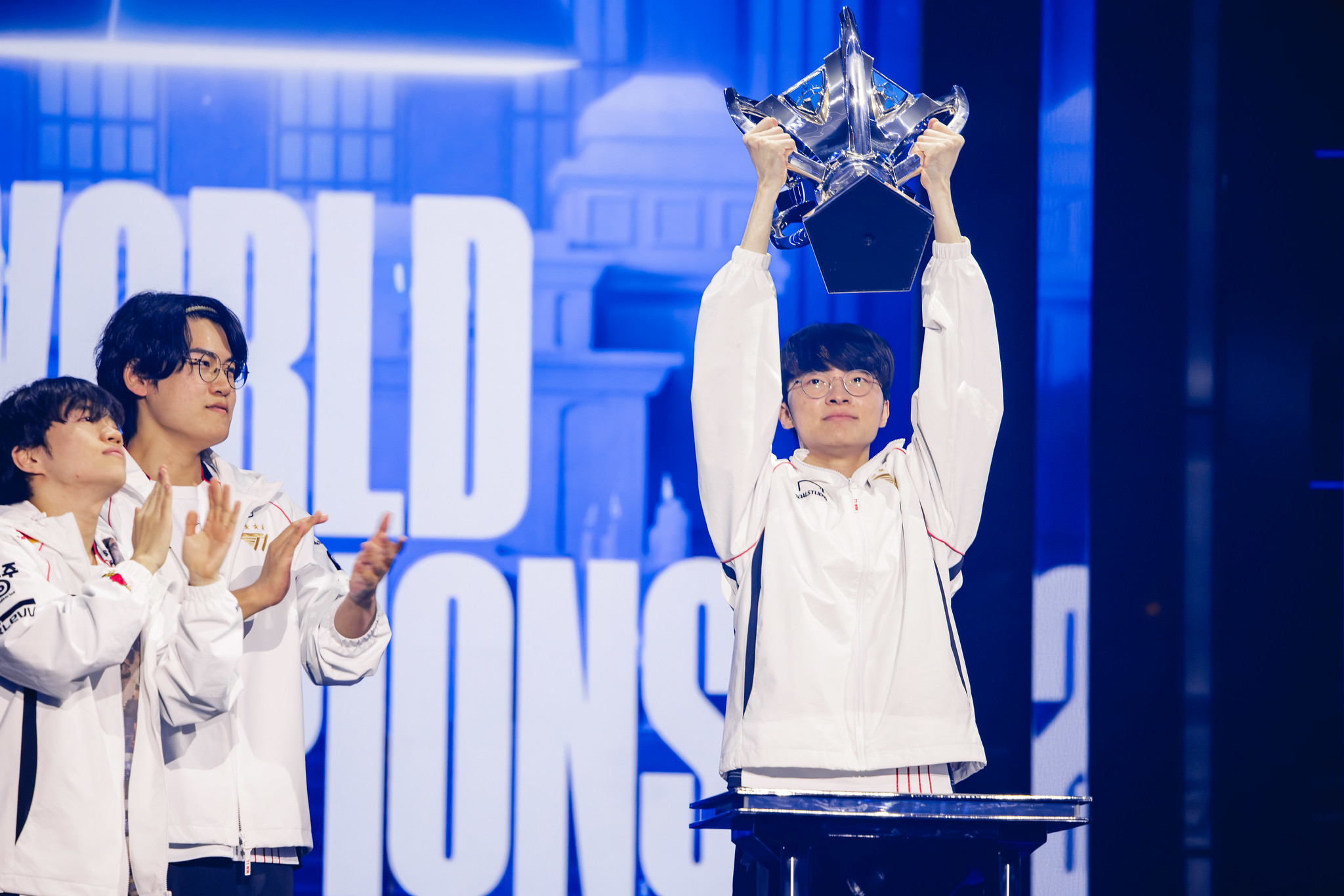 Faker poor achievement is probably in the village of League of Legends, no one is worth mentioning