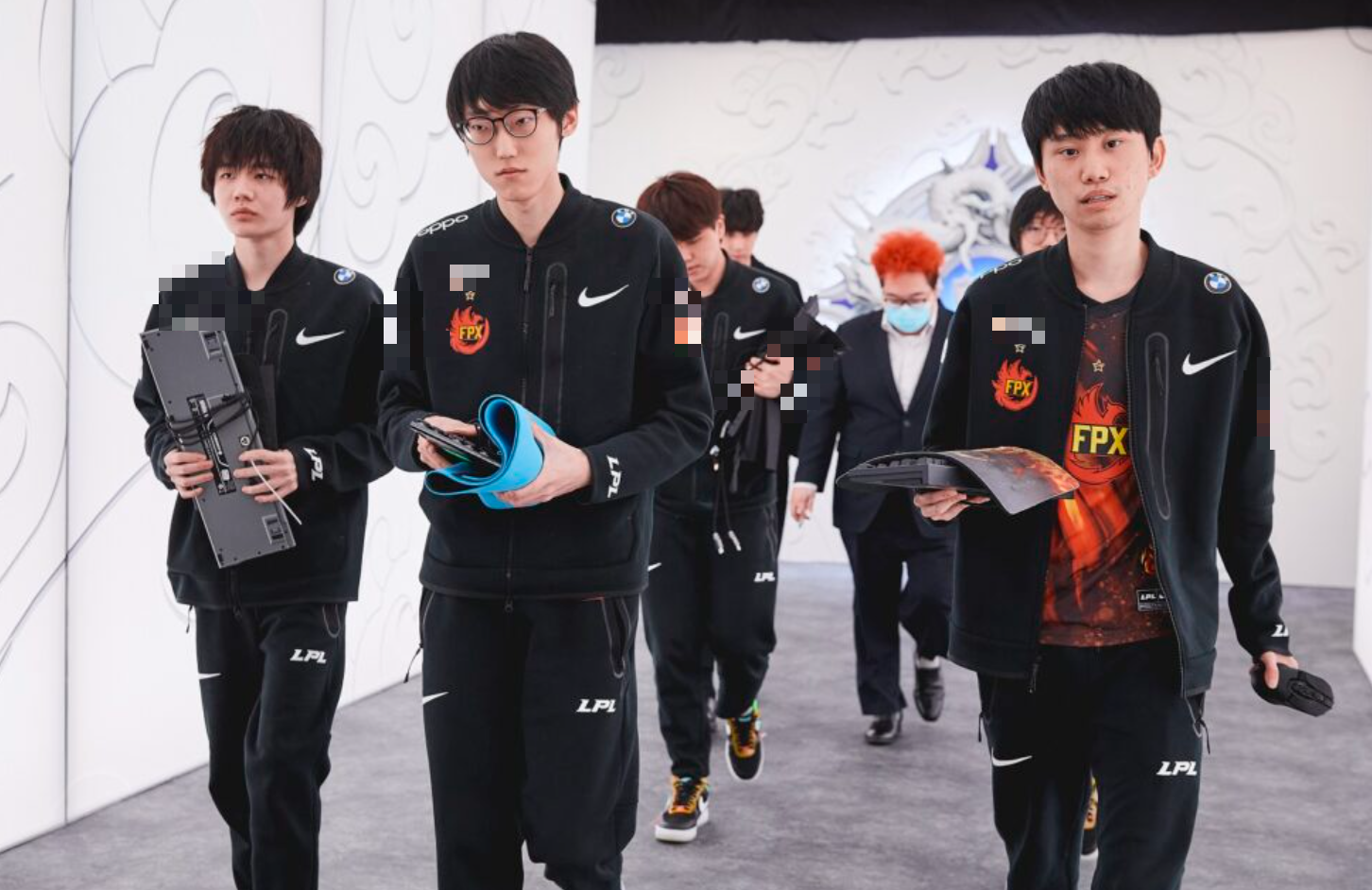 "Disaster" Continuing to descend to LPL, the former World World also prepared "bleach"- Photo 3.