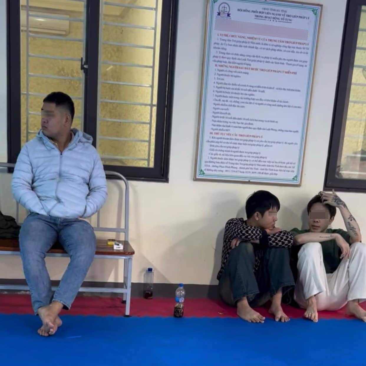 Z. (right from the right) in a place that is said to be a law agency with a good appearance 