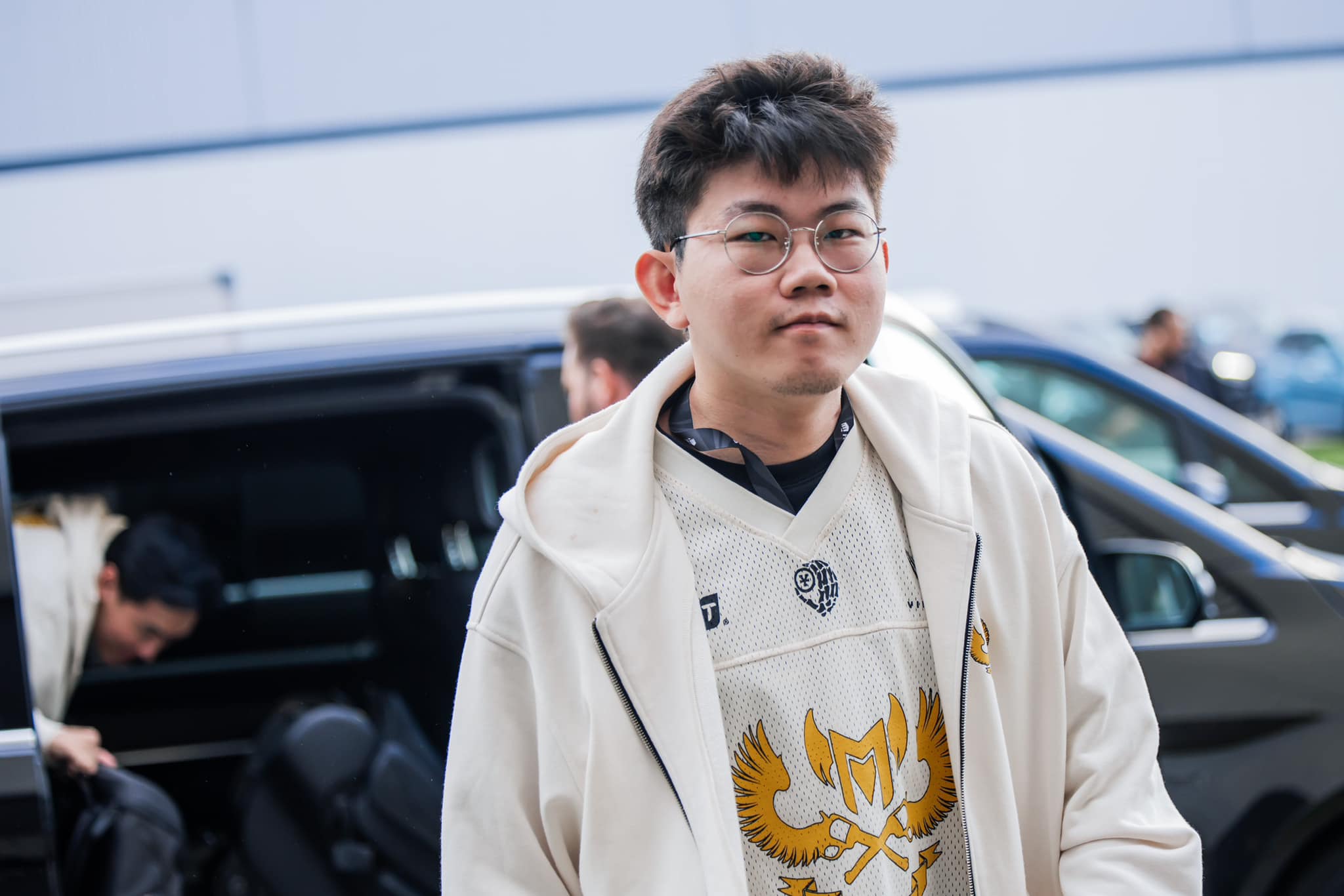 GAM also has 1 gunner that plays like Artemis but is not used as anchor