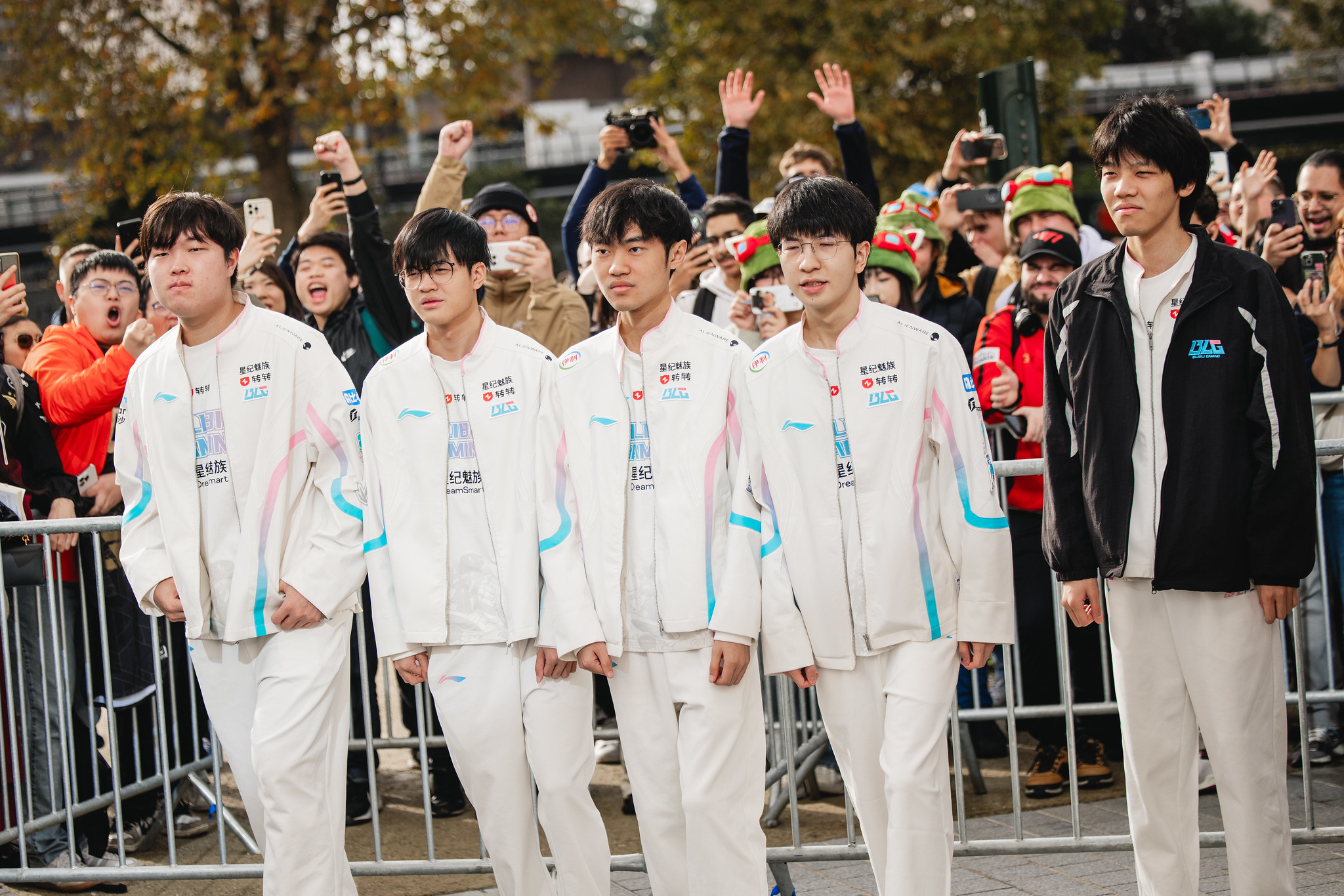 LPL fans in Vietnam are also very crowded