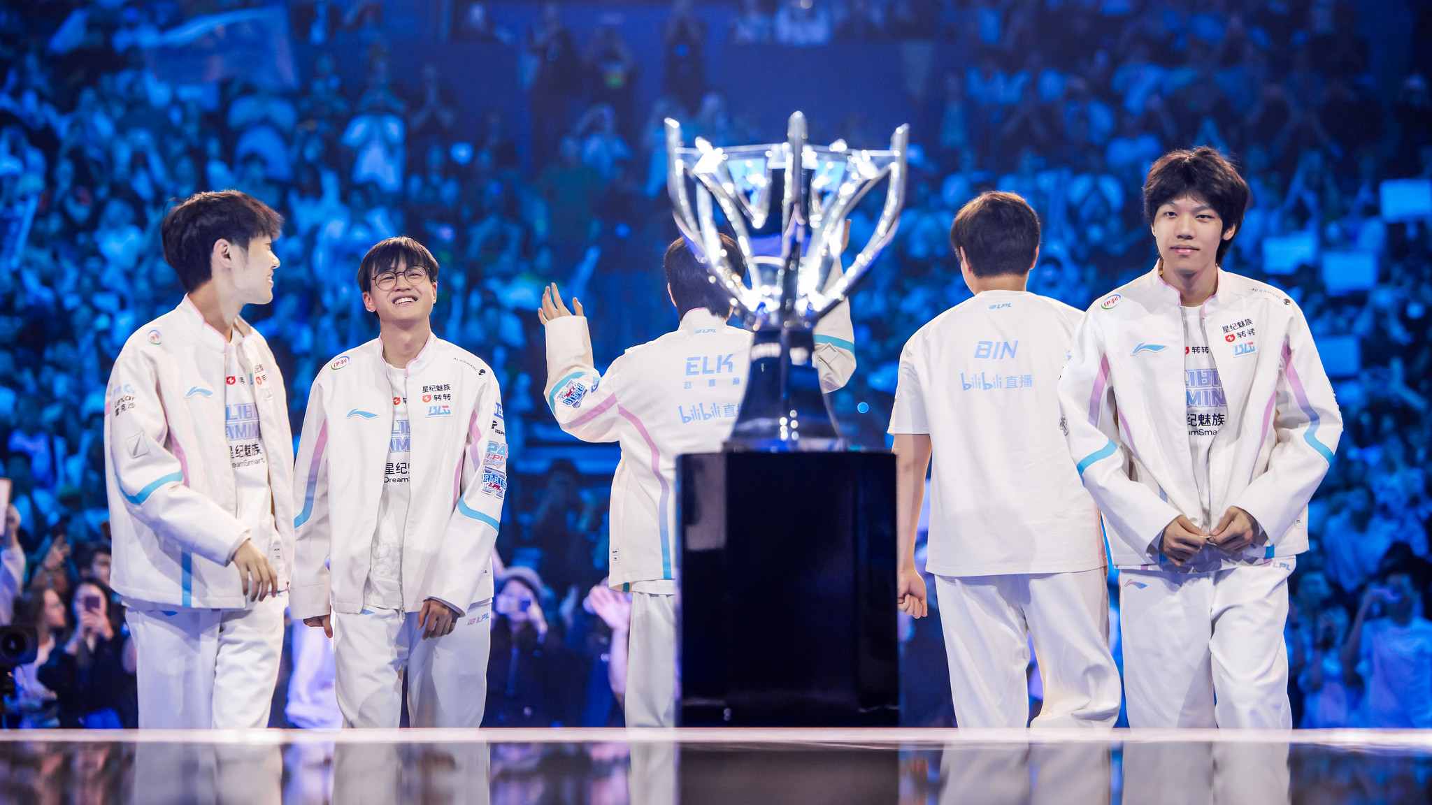 BLG is still able to become a team 