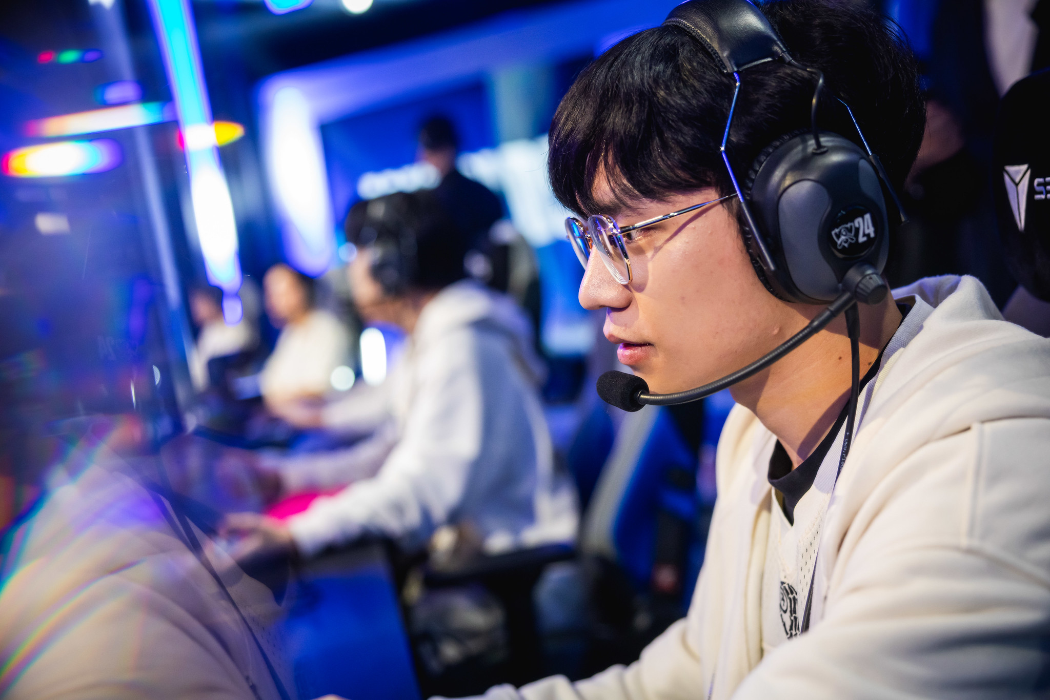 GAM and small teams in general may need to practice and gain more experience before intending to use Macro gameplay to overcome the top teams from the Majors group.