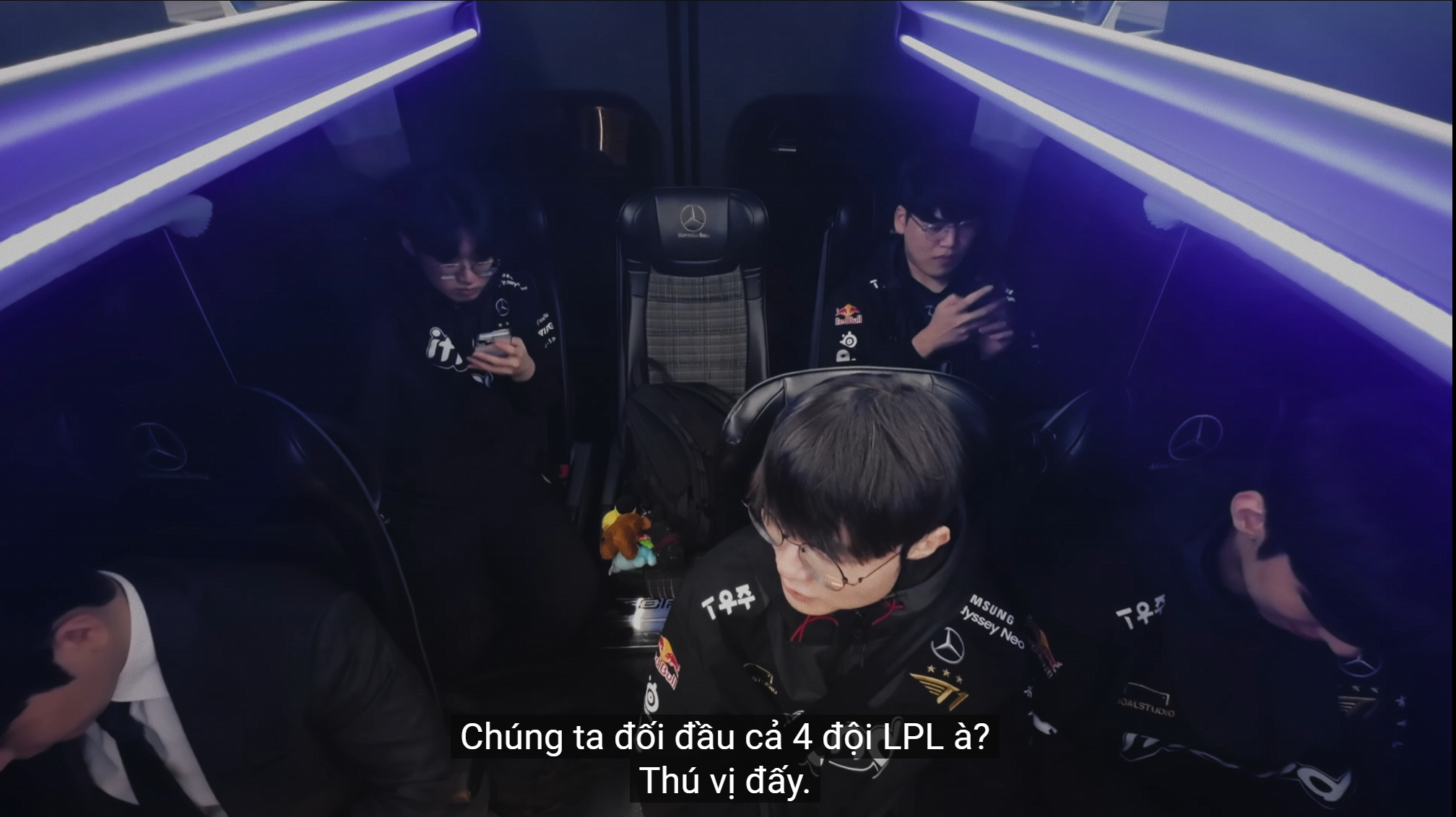 But at the end of the clip and especially the 2023 Worlds, the faith and the positive atmosphere have somewhat returned to T1