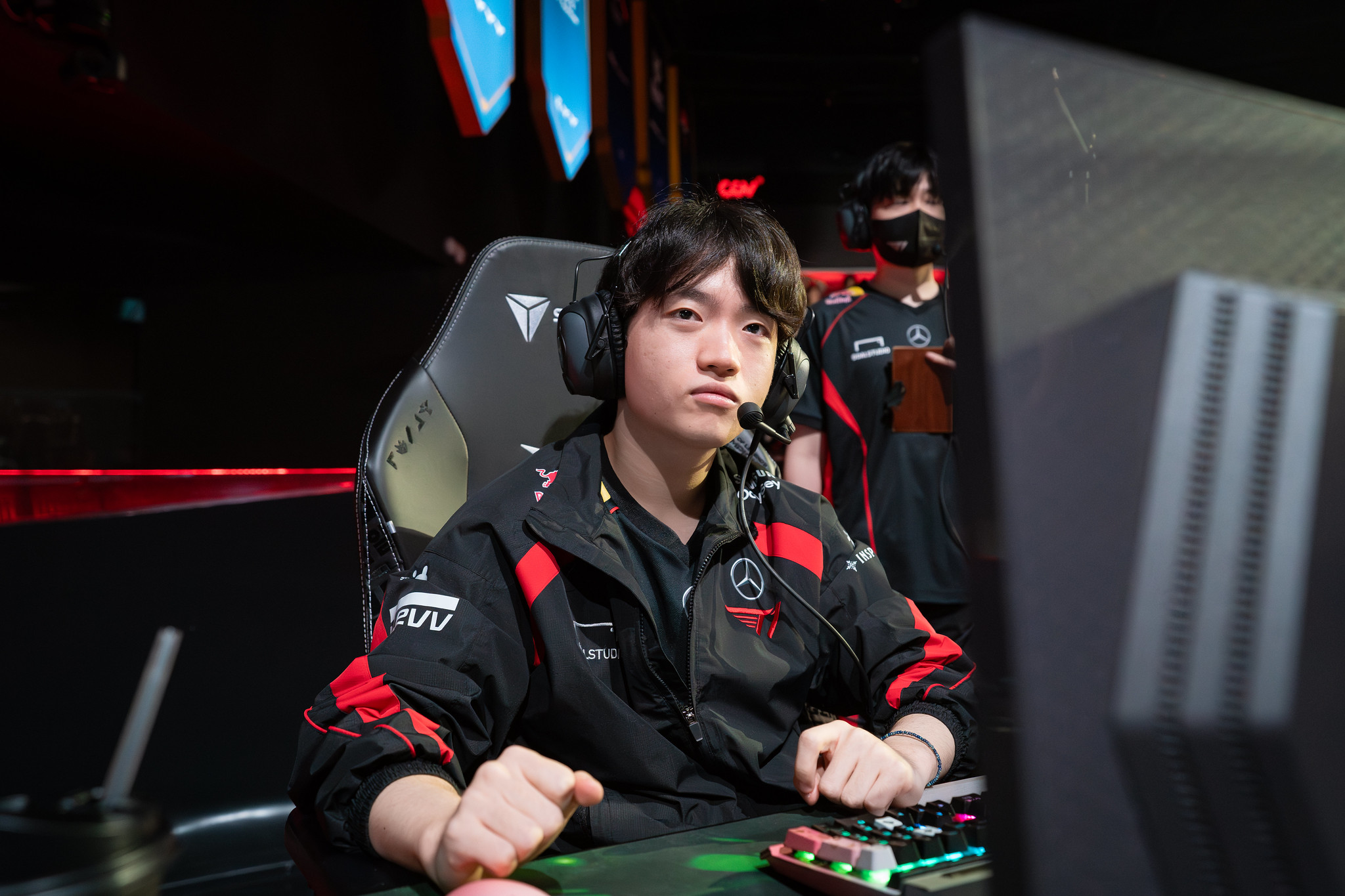 Keria said choosing Alistar instead of Bard simply because it has run out of time for promotion and business of Skin Worlds