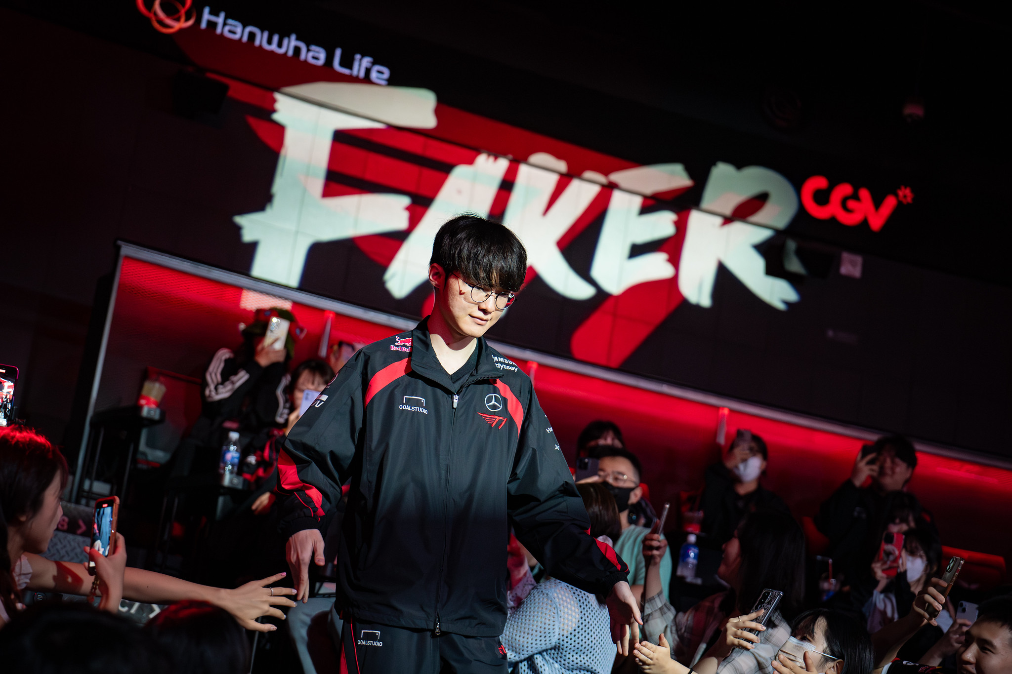 But LCK cannot be based on T1 and Faker forever
