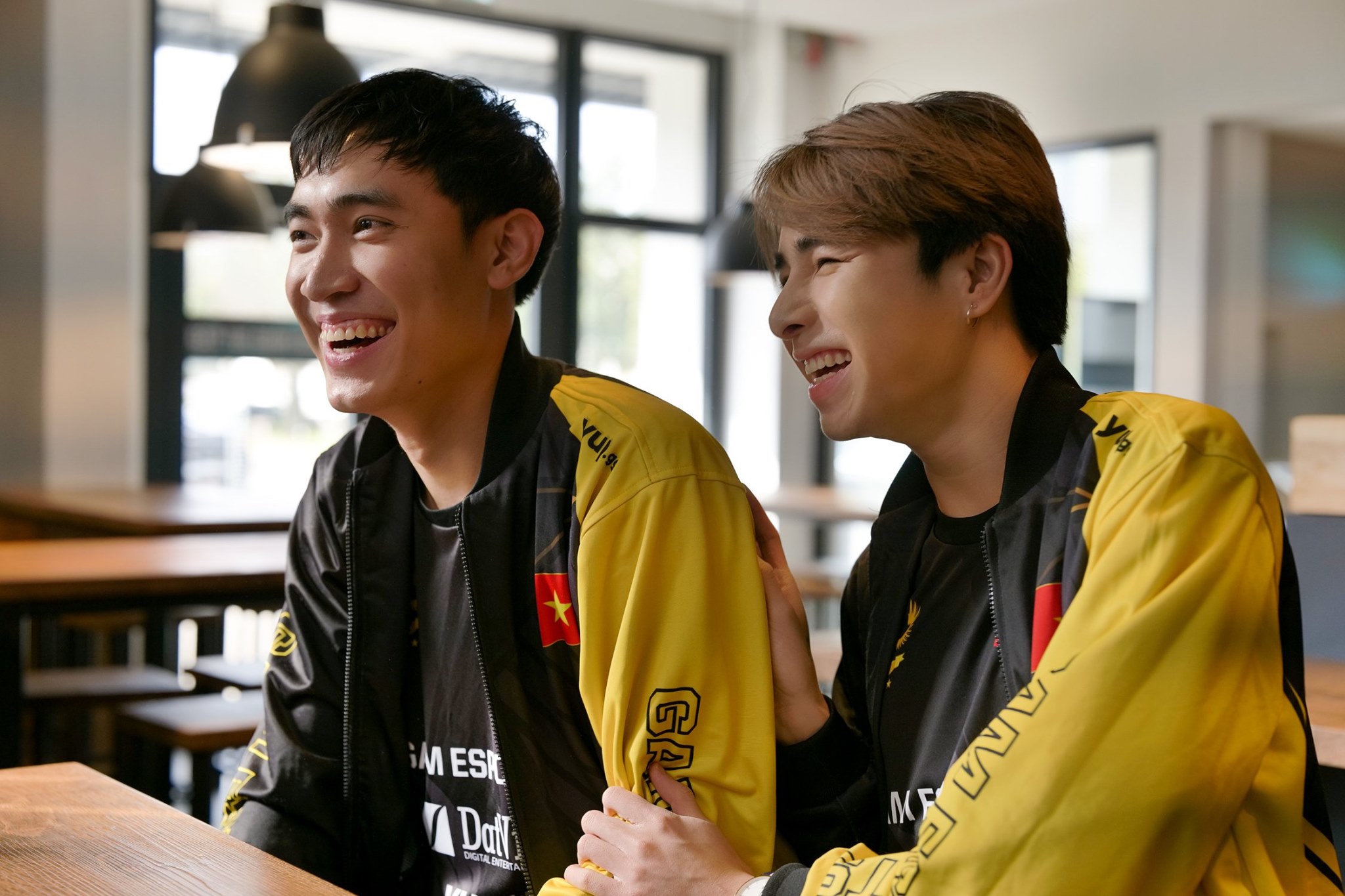 Zeros' mistakes have to pay expensive and are an example for every player