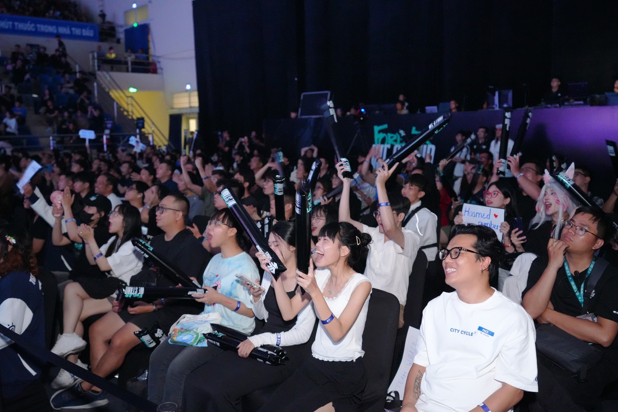 The audience cheered enthusiastically for both teams