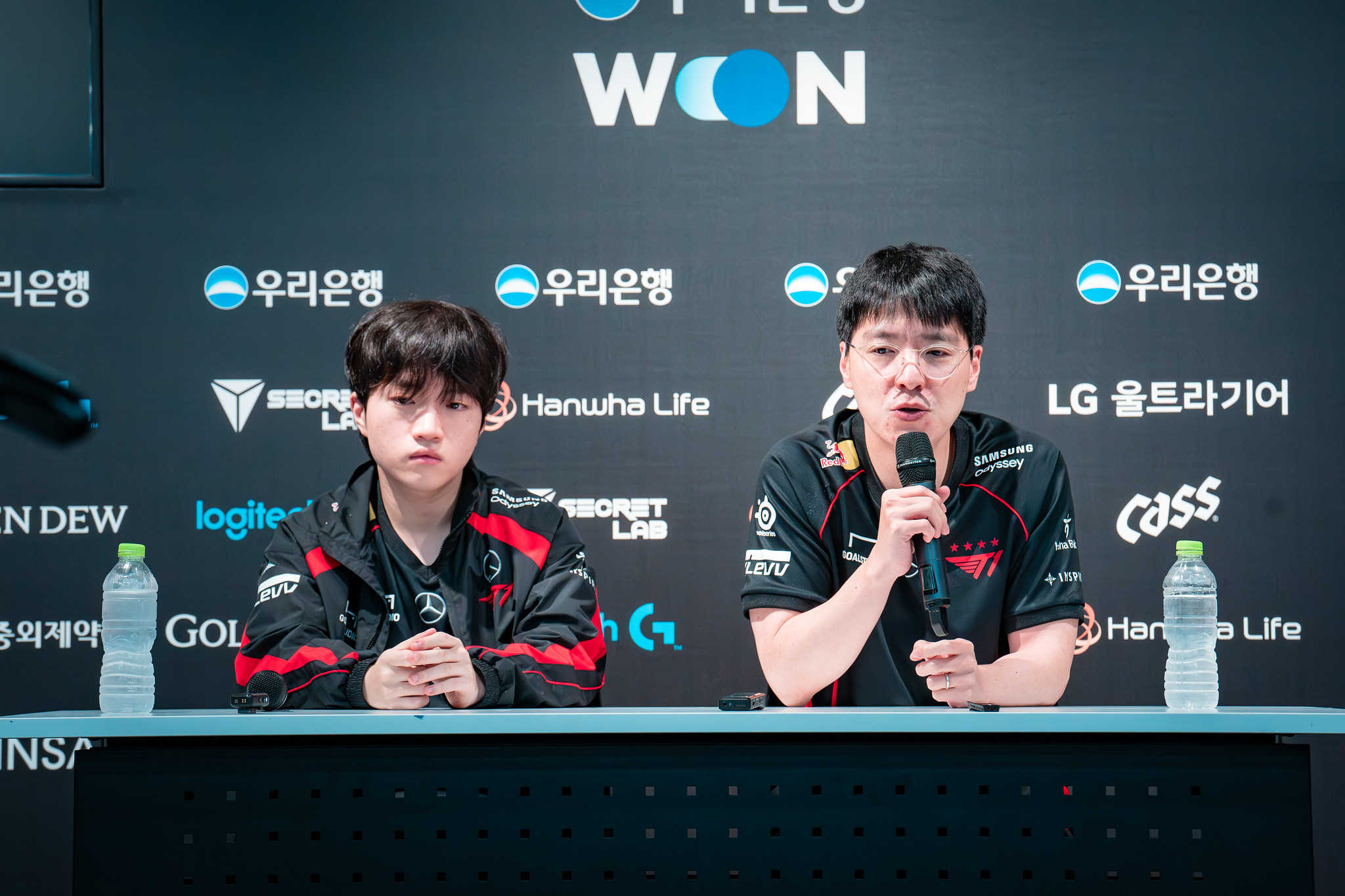 The loss of NS is the second time T1 lost to a last team, but in fact in the match, they completely had the opportunity to win if they changed right after the game losing