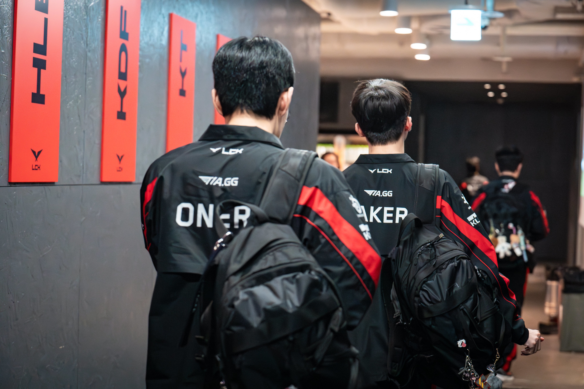 The largest defeat of T1 must be the performance of the players