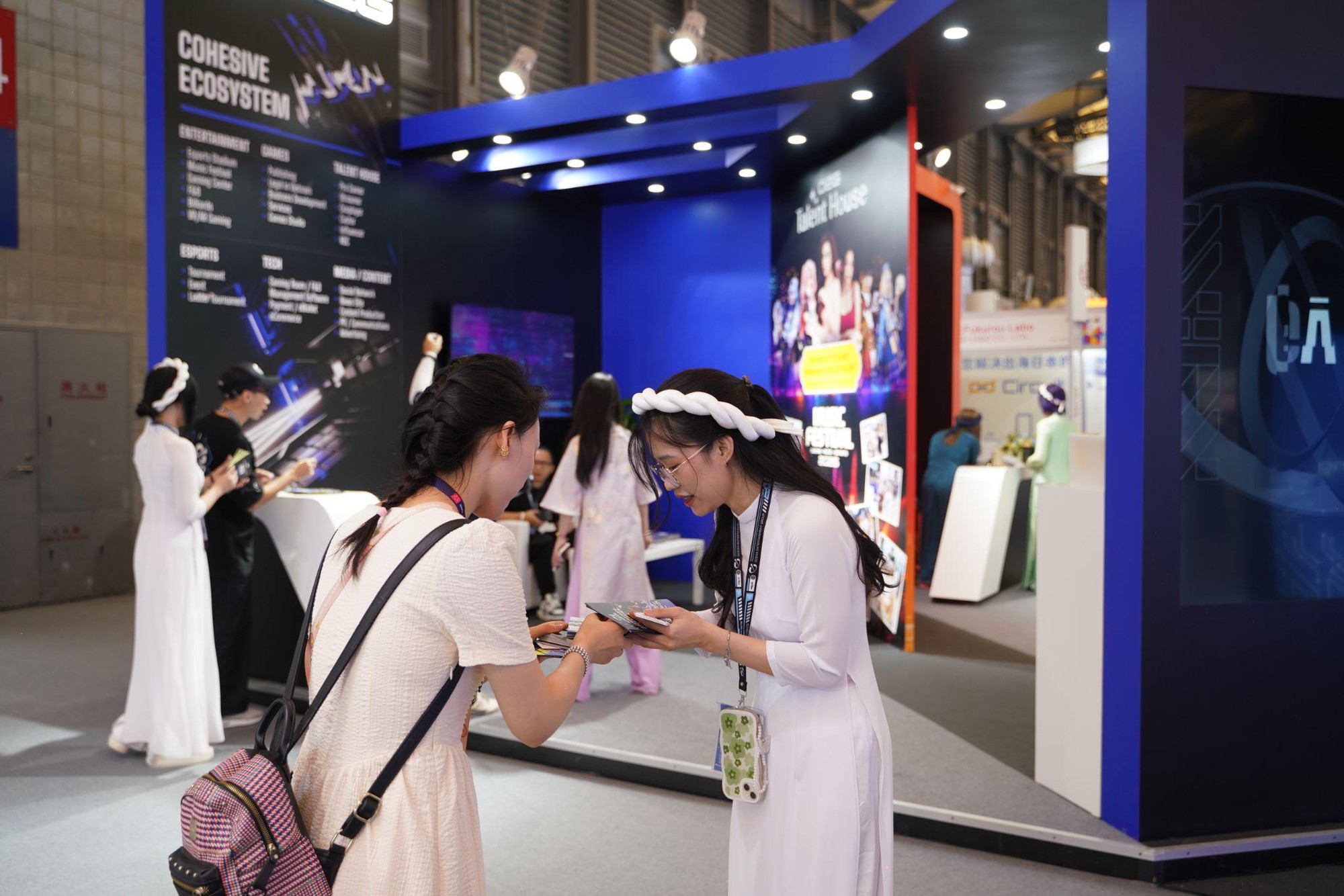 OEG - What is the Vietnamese ESports unit to the Asia's largest technology exhibition in Asia ChinaJoy 2024? - Photo 7.