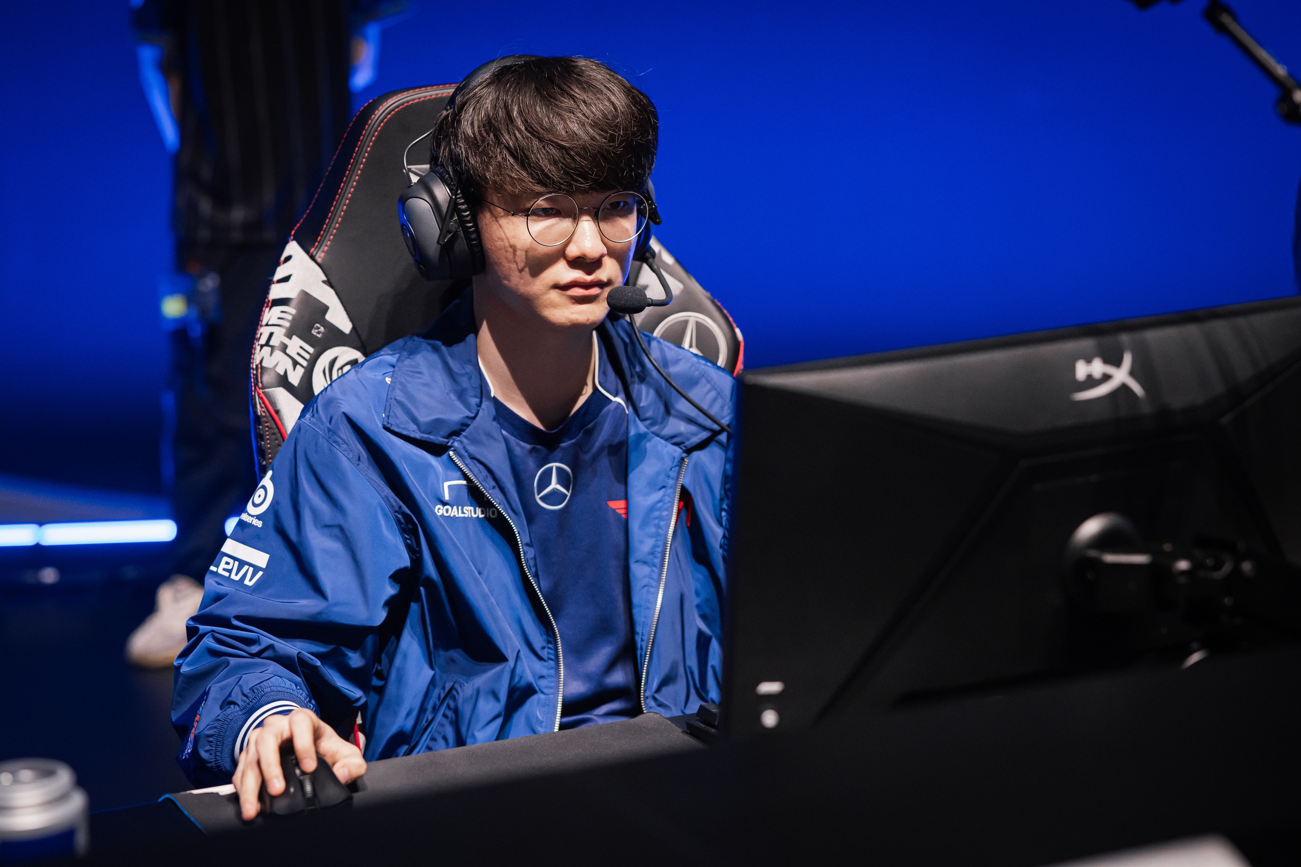 Faker is less than 4 teammates because he has a time to leave because of injury