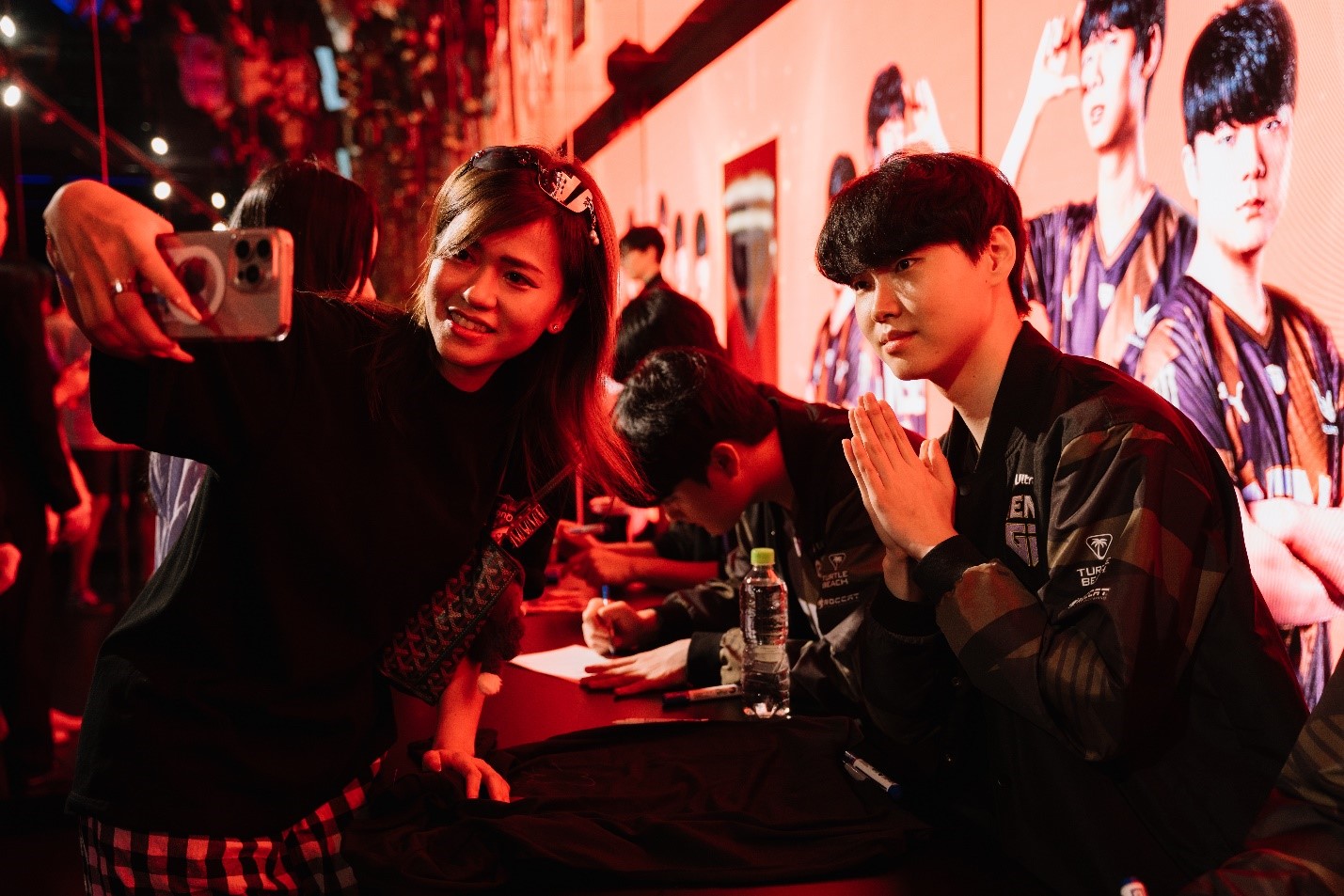 Let's take a look at the beautiful images of Gen.G in Vietnam, gamers!- Photo 7.