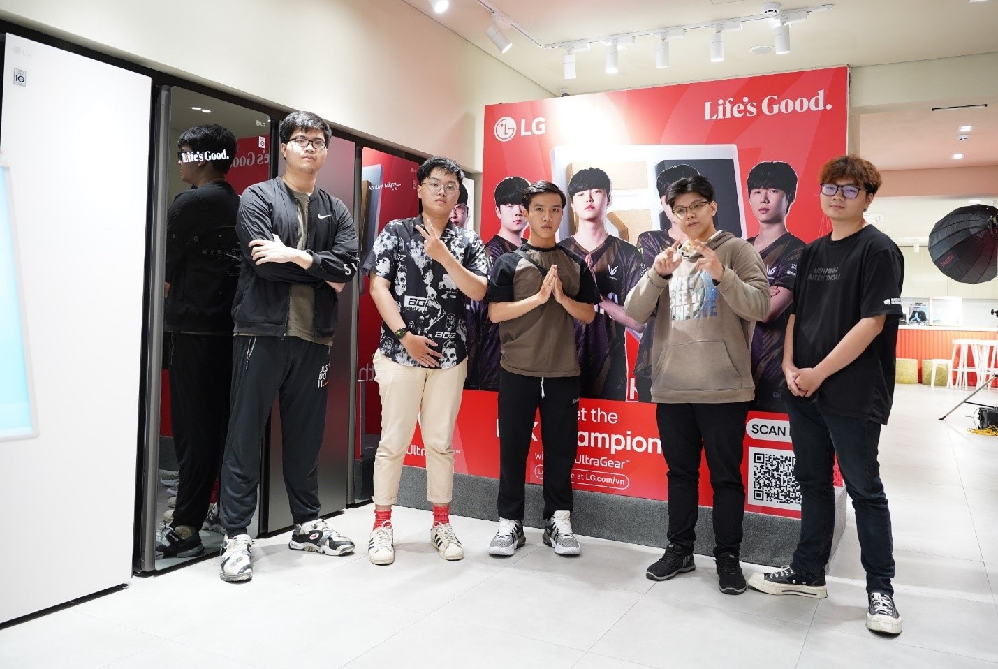Genes. G won the title of International Championship before meeting Vietnamese fans - Photo 2.