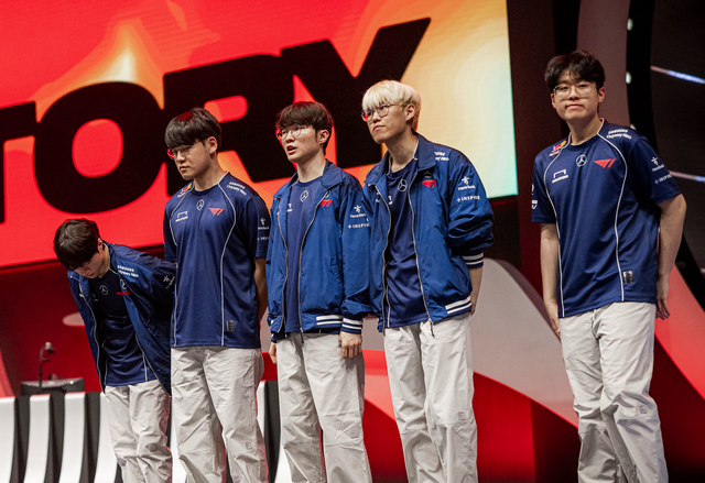 A T1 player became a victim of LPL fans when he was 
