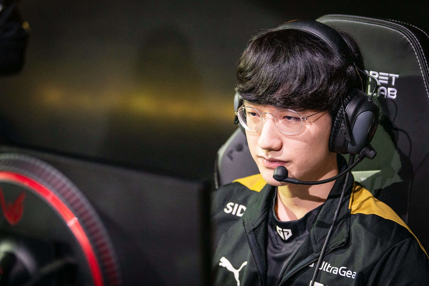 Players with handsome appearance like Peanut often have their own fanclub