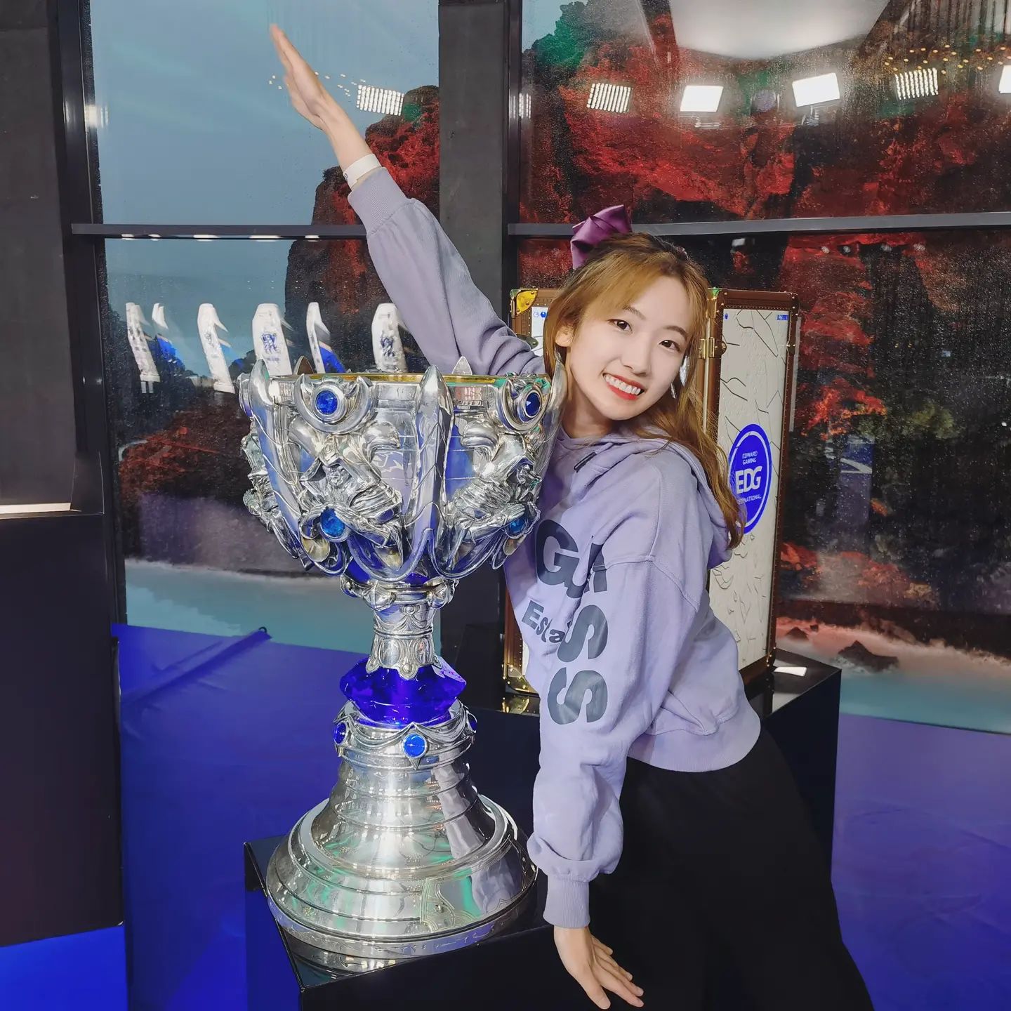 The interview was a short but helped MC Wendy have more fans at VCS