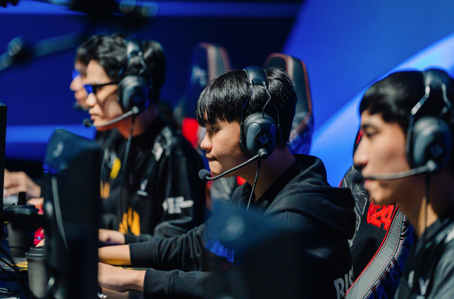 Losing the carpet before FNC, grams and even VCS are about to face many prospects "dark" - Photo 8.