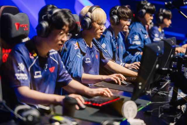 In fact, no one knows whether T1 will be relieved or not because EWC 2024 will coincide with the summer LCK time