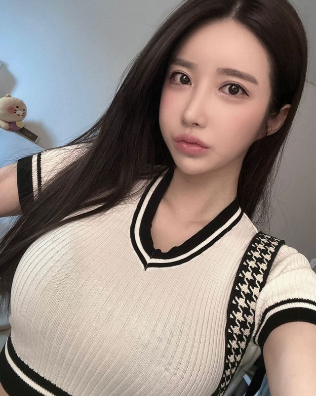 The physique and beauty attract all eyes