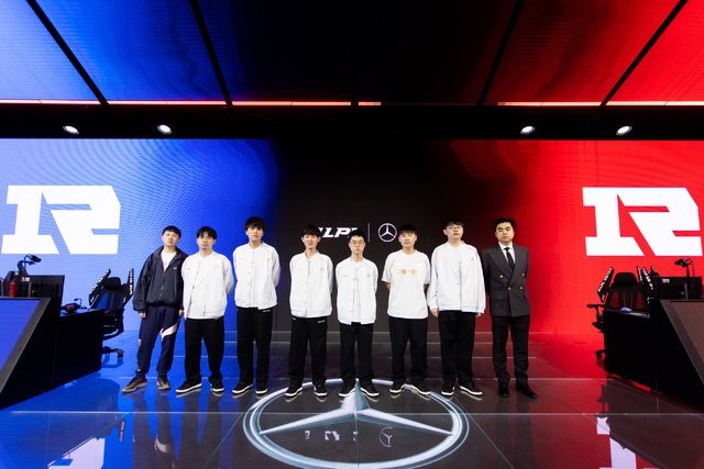 There are many reasons for the situation of RNG such as investment without profits, too much debt, team maintenance costs ...