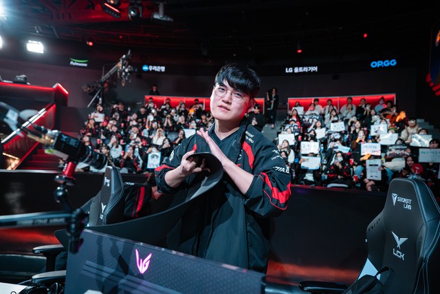 Gumayusi often loses compared to Peyz or Viper