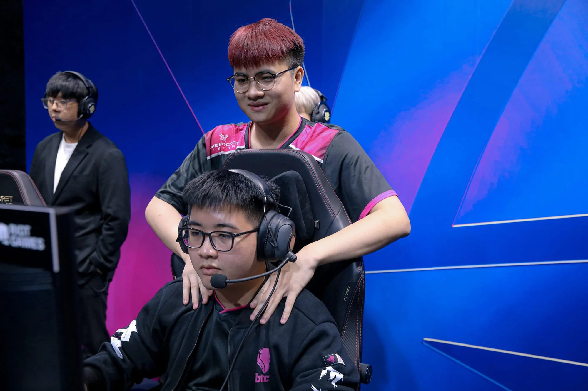 A few days ago, Dia1 also implicitly supported the negative players when they thought "The salary player 8 - 10 million is very miserable" And made the community angry