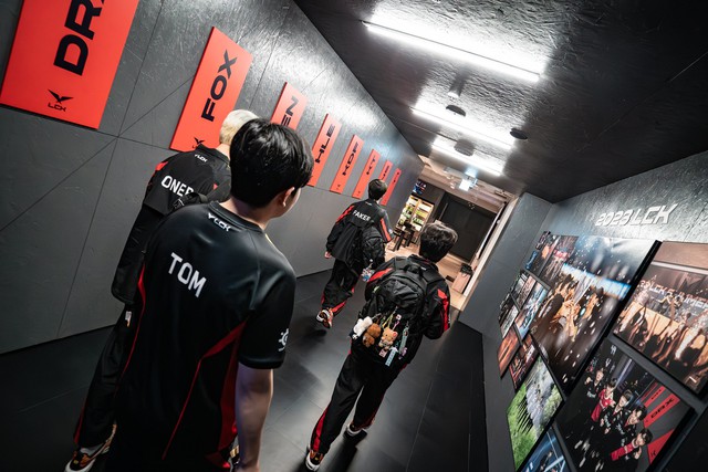 Perhaps T1 needs discussions and adjustments before entering the playoffs