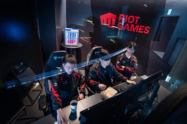 T1 and many other teams have to study new play as soon as possible