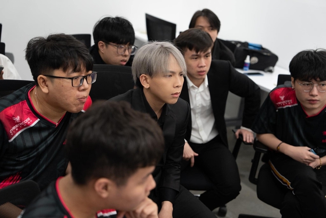 Coach Ren is a reputable and long -term experience in League of Legends including players or coaches